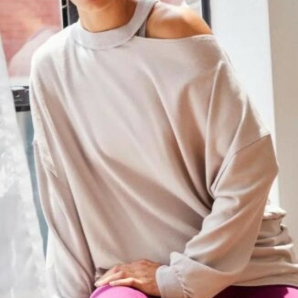 Free People Tops - Free People Movement reveal cutout sweatshirt "silver dusk" size small NWT